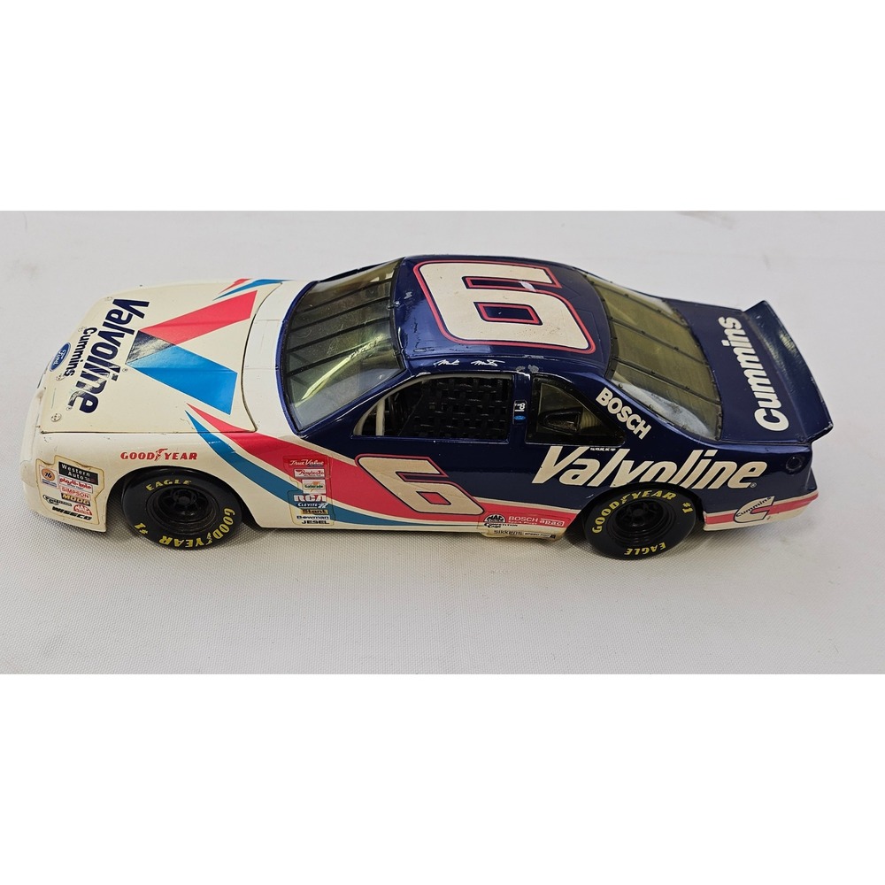 Mark Martin Valvoline 6 Ford Thunderbird 1:24 Diecast Roush Racing NASCAR Revell